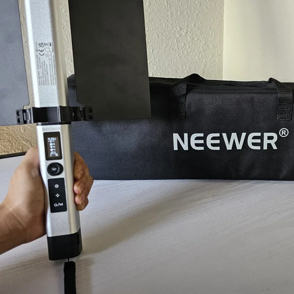 NEEWER CL124 RGB Handheld LED Light Stick Light Wand
